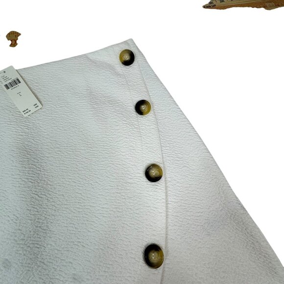 Maeve by Anthropologie Textured White Wrap Mini Skirt Size L  Button Detail NWT - Picture 3 of 8